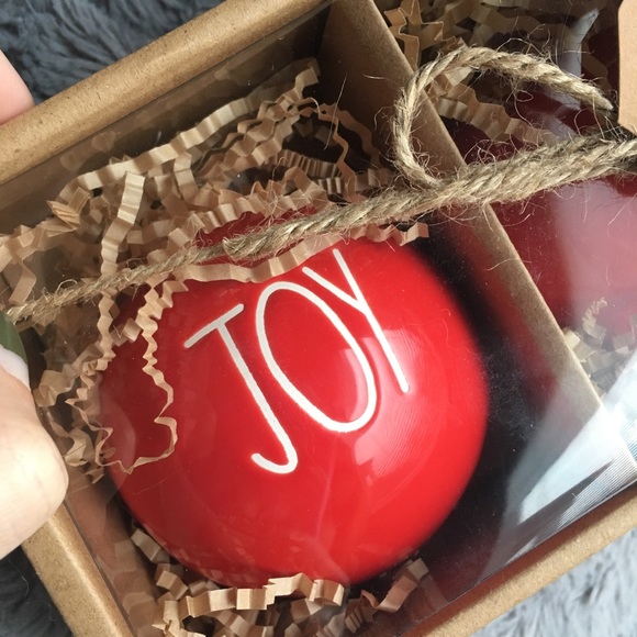 ✨SALE✨🆕Rae Dunn Holiday Red Ornament Set (3)❤️🌲 - Picture 2 of 7